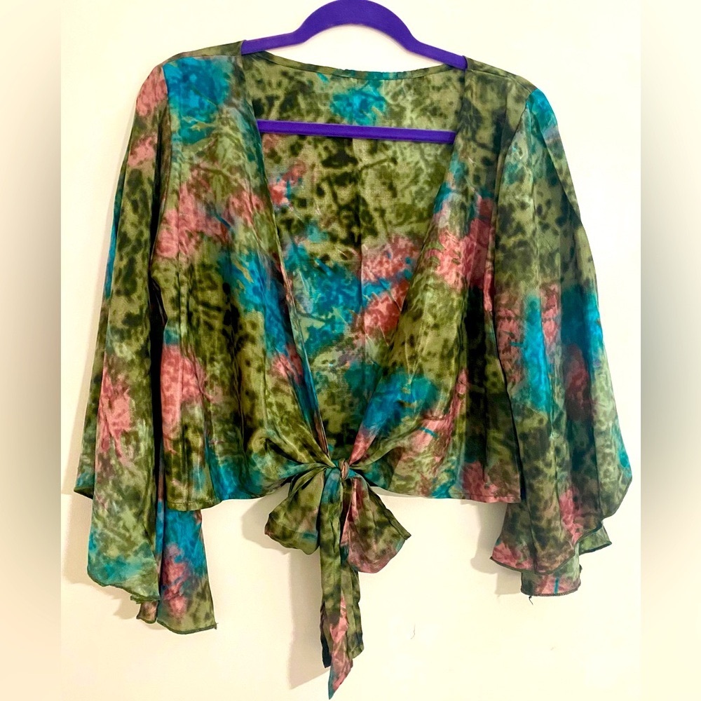 Boho tie wrap top. Indian silk. Bell sleeves. Crop top Tie--Dye. 60’s Hippie